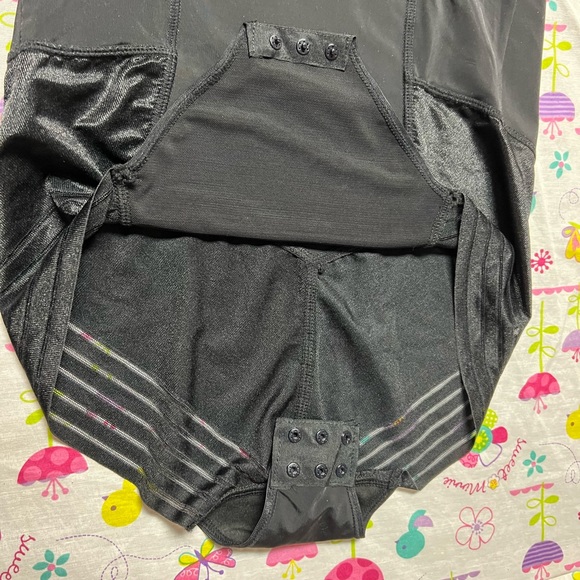 Body de sujeción fuerte Body Define™ para llevar con tu propio sujetador - Picture 4 of 8